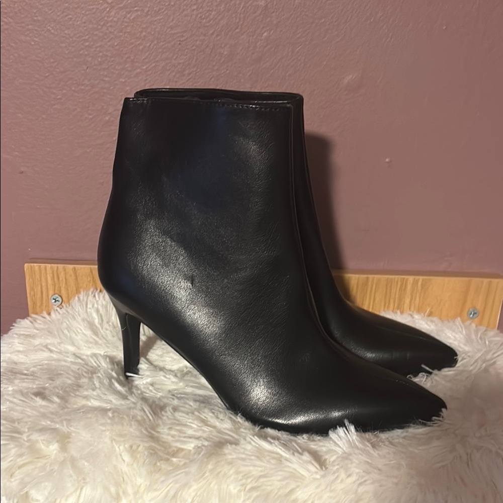 Allegra K Black Heeled Boots with Pointed Toe and High Heel